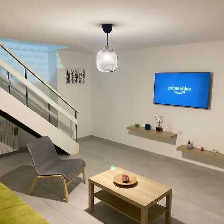 Apartment Centro Storico Loft Incantevole Con Giardino Naples