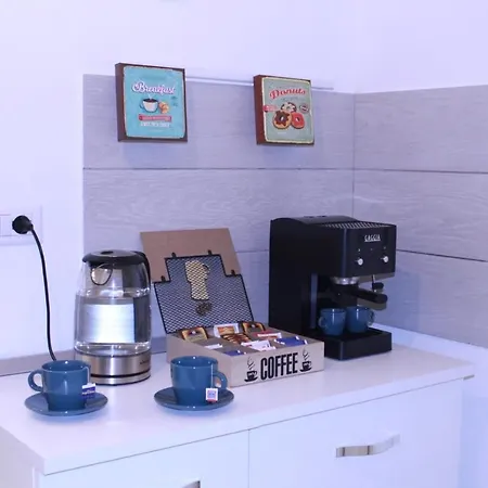 Centro Storico Loft Incantevole Con Giardino Naples