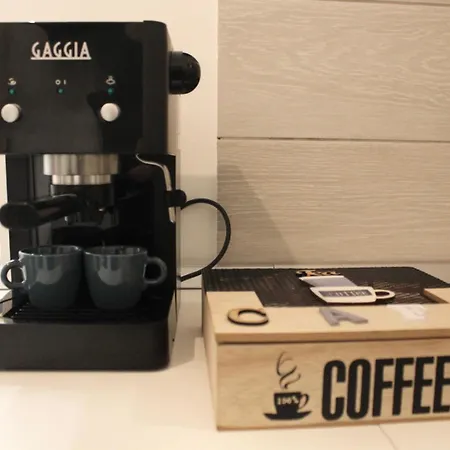 Lägenhet Centro Storico Loft Incantevole Con Giardino